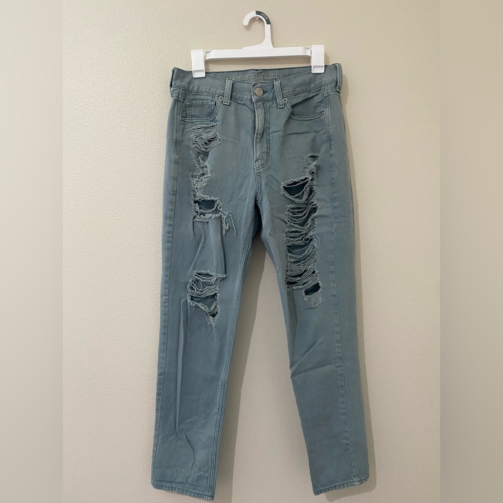 American Eagle light green ripped mom jean